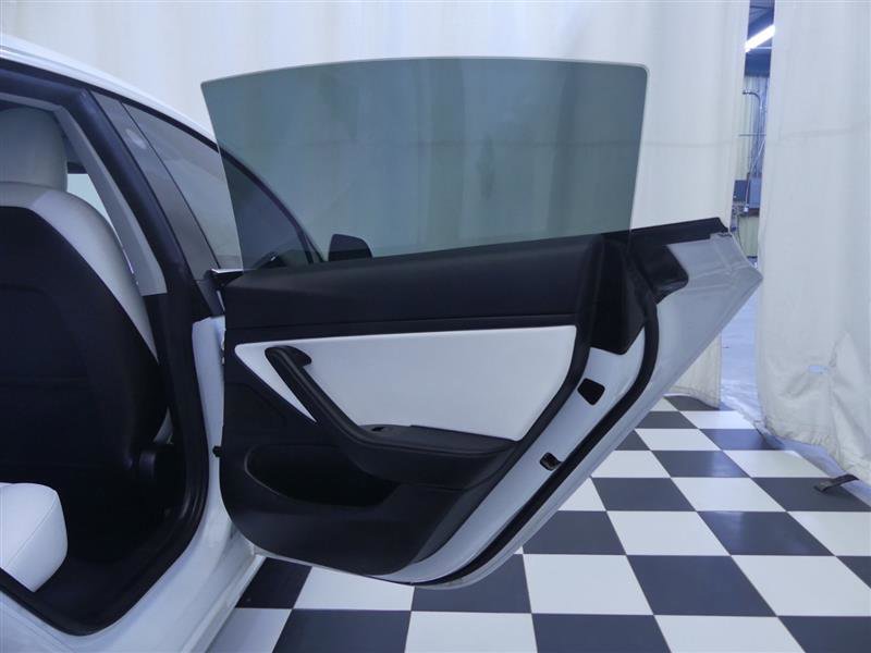 Used 2020 Tesla Model 3 Performance image 27