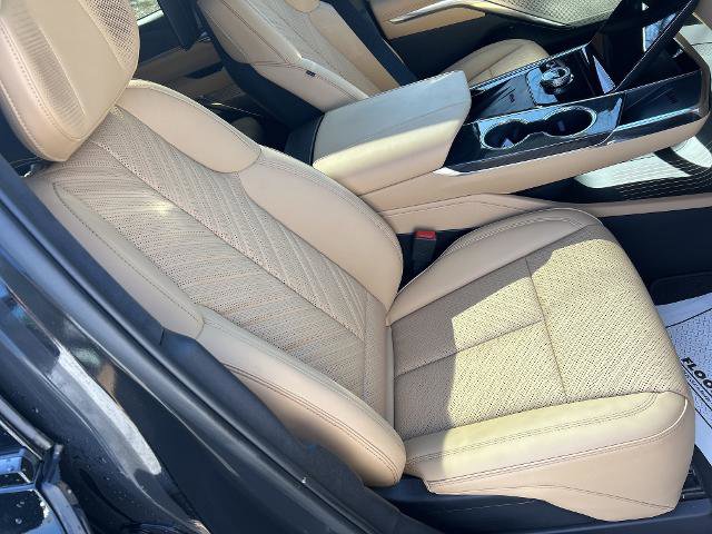 New 2025 Cadillac Escalade IQ Luxury 2 AWD/4WD image 2