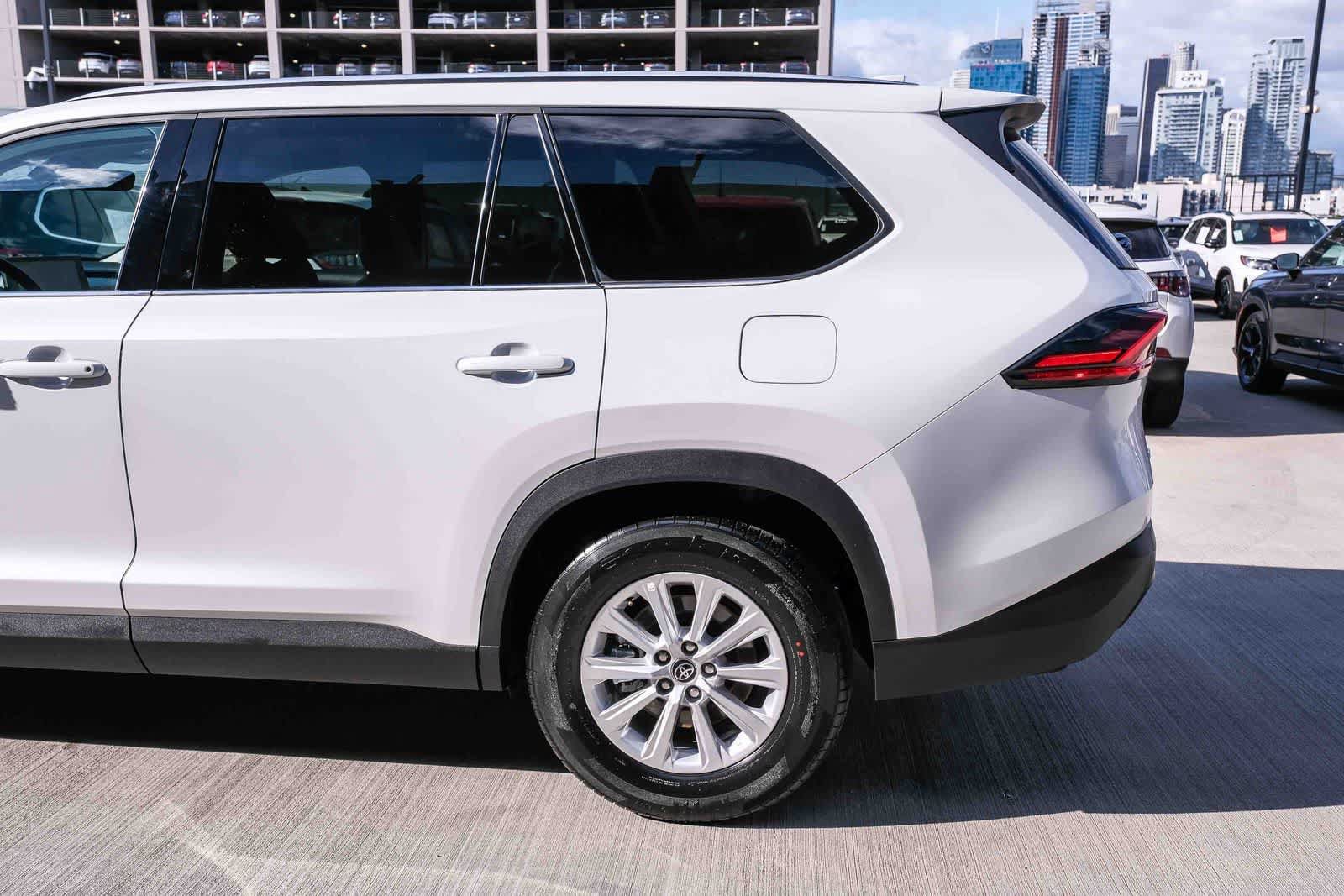 Certified 2025 Toyota Grand Highlander AWD image 8