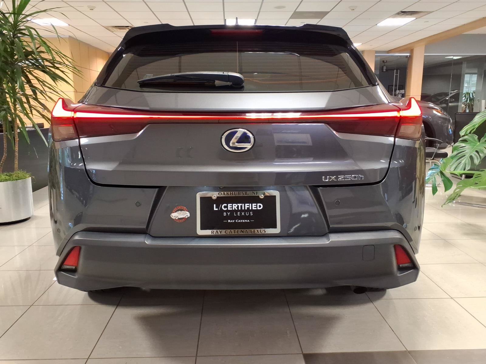 Certified 2022 Lexus UX 250h w/ Premium Package AWD/4WD image 19