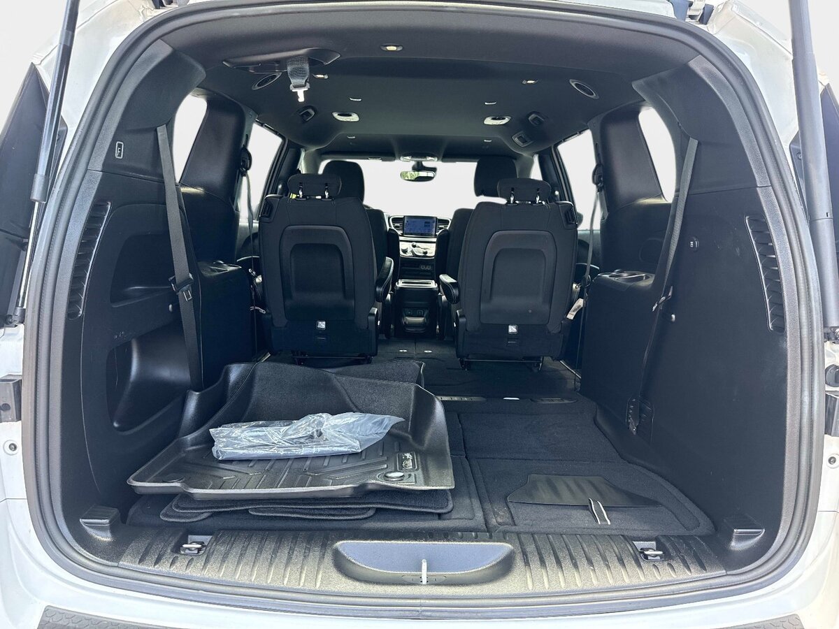 Used 2021 Chrysler Pacifica Touring w/ S Appearance Package FWD image 9