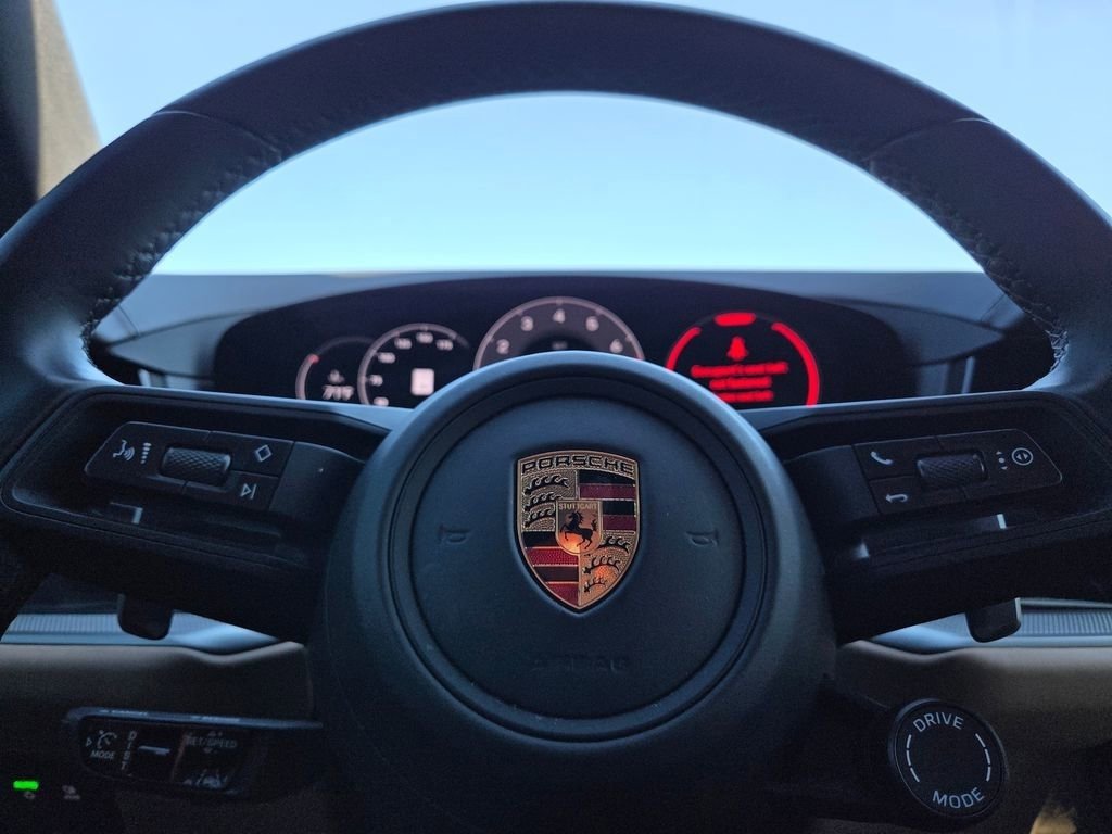 Used 2024 Porsche Cayenne image 37