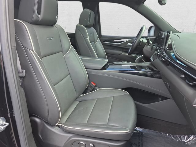 Certified 2024 Cadillac Escalade Sport w/ LPO, ONYX Package AWD/4WD image 10