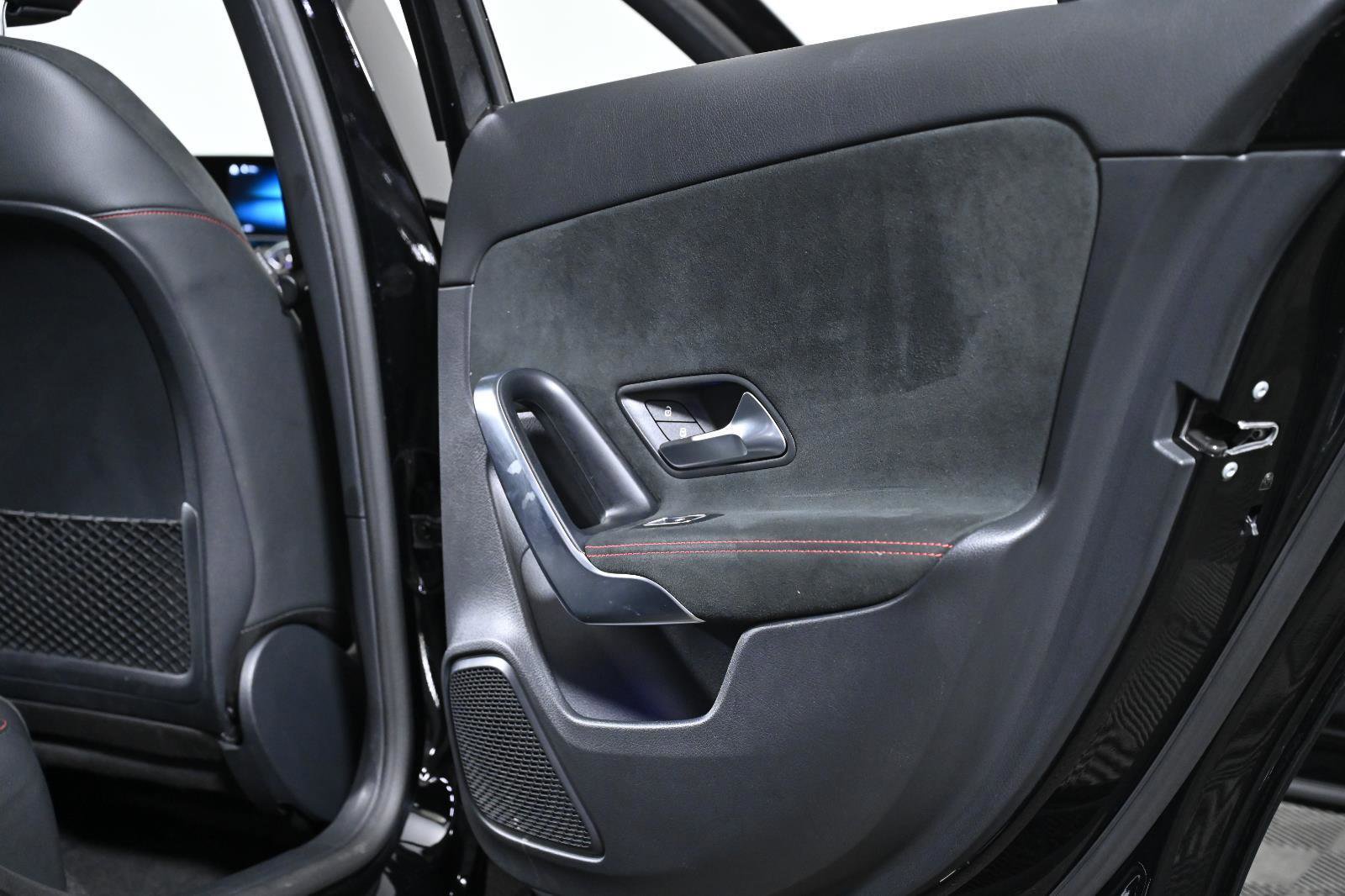 Used 2022 Mercedes-Benz A 220 4MATIC image 29