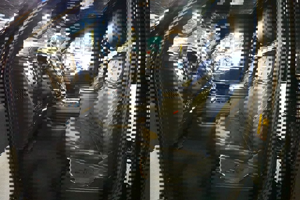 Certified 2025 Ford F350 Platinum w/ Tremor Off-Road Package AWD/4WD image 25