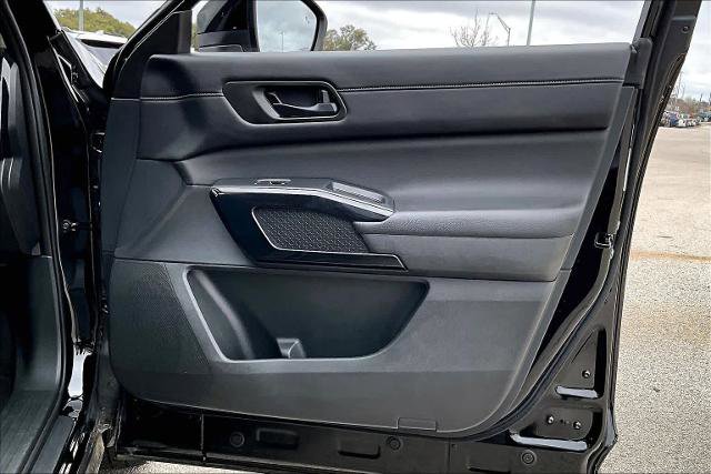 Certified 2025 Nissan Pathfinder SV image 23