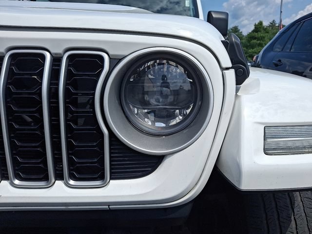 Used 2024 Jeep Wrangler Unlimited Sahara AWD/4WD image 7