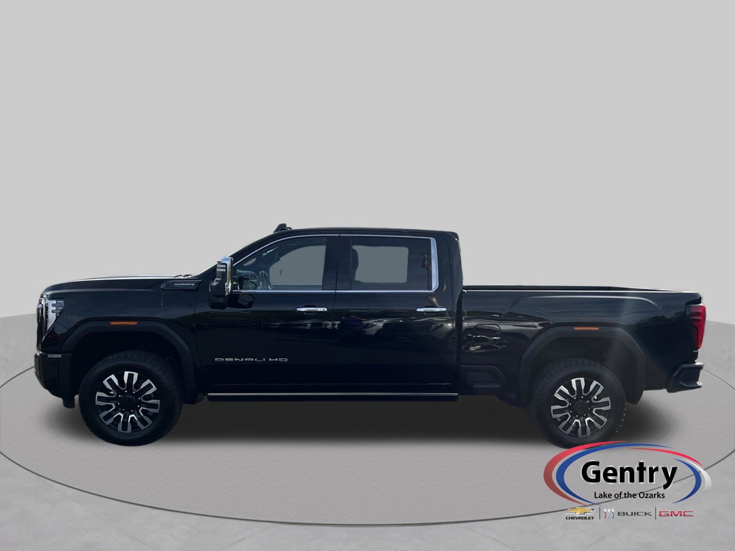 Used 2024 GMC Sierra 2500 Denali Ultimate AWD/4WD image 2