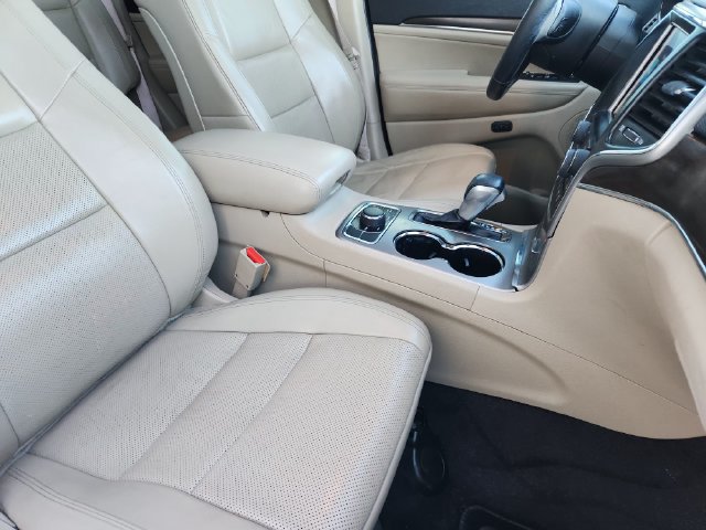 Used 2018 Jeep Grand Cherokee Limited w/ Luxury Group II AWD/4WD image 19