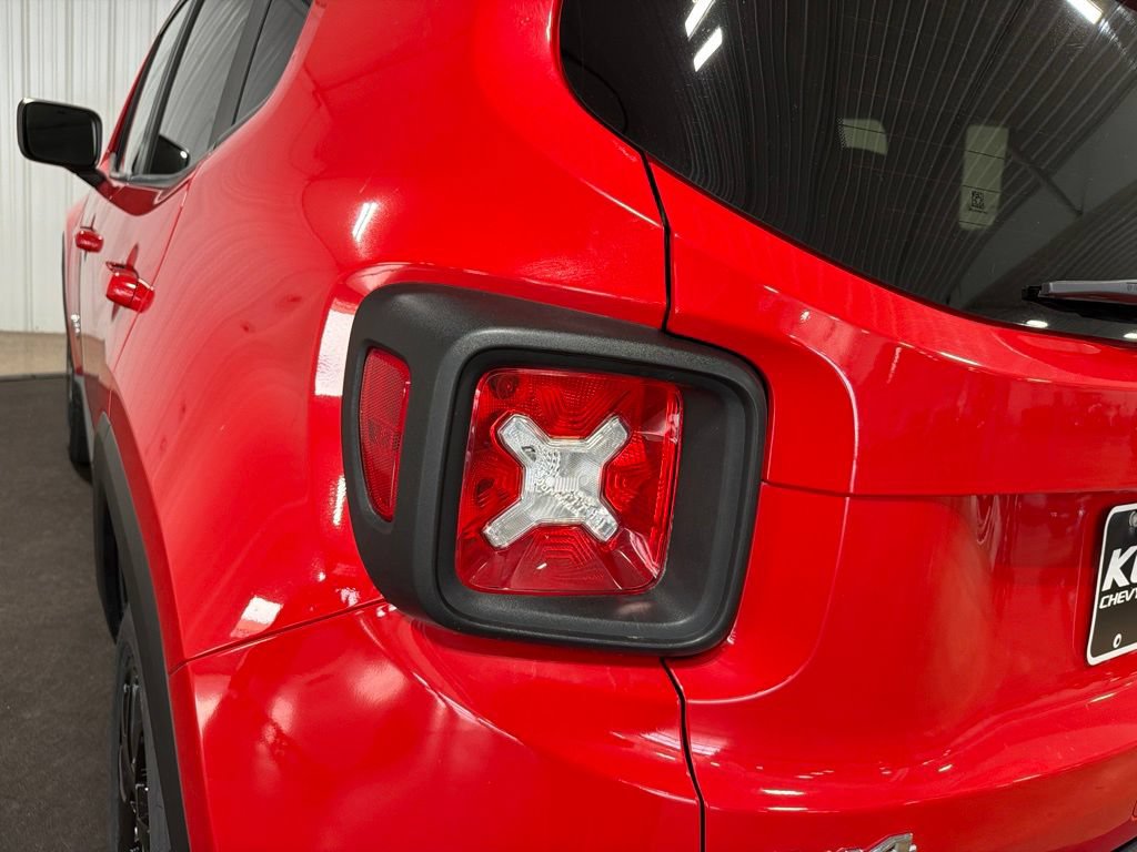 Used 2020 Jeep Renegade Latitude w/ Cold Weather Group AWD/4WD image 15