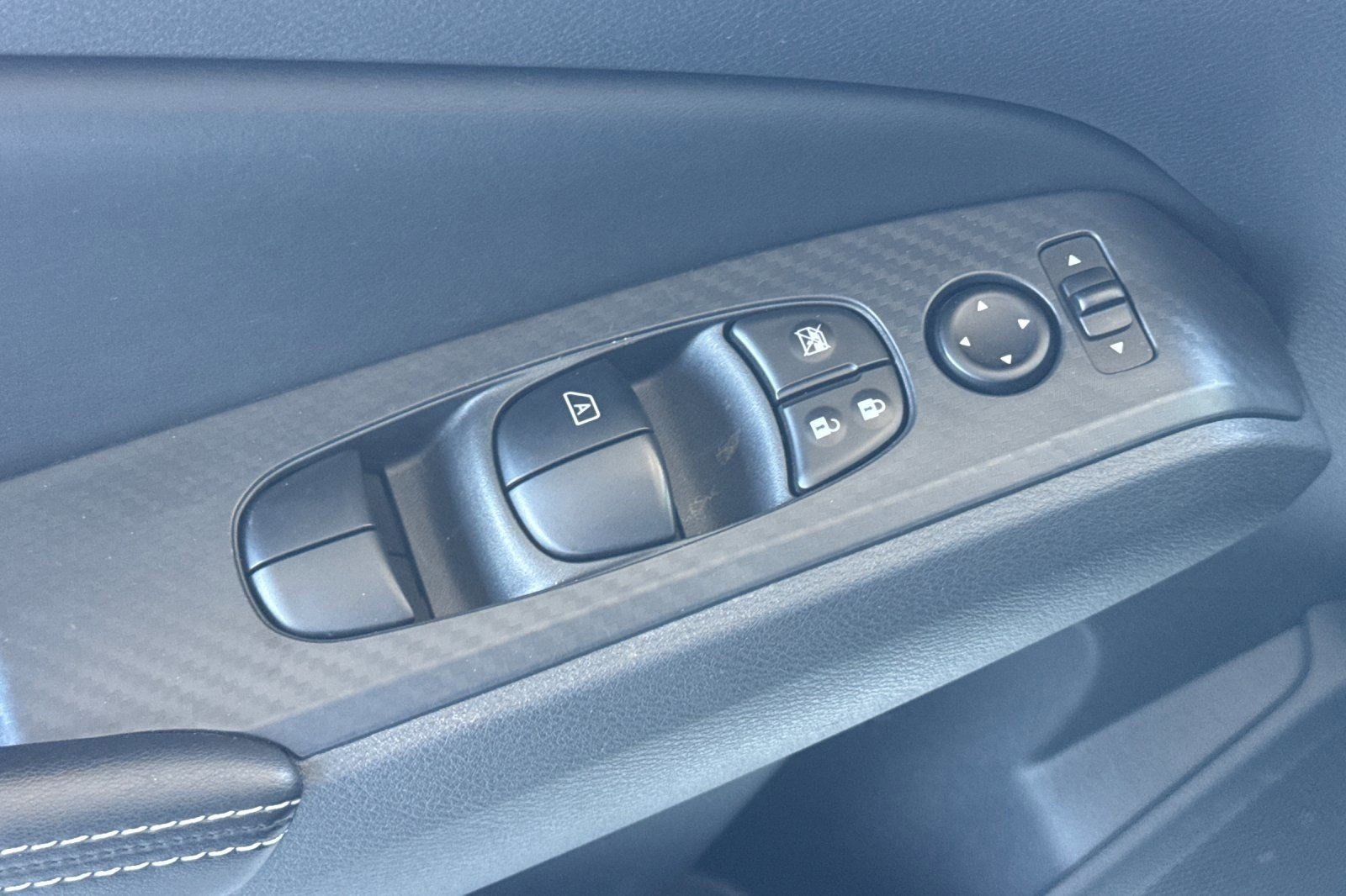 Used 2025 Nissan Altima 2.5 SV image 13