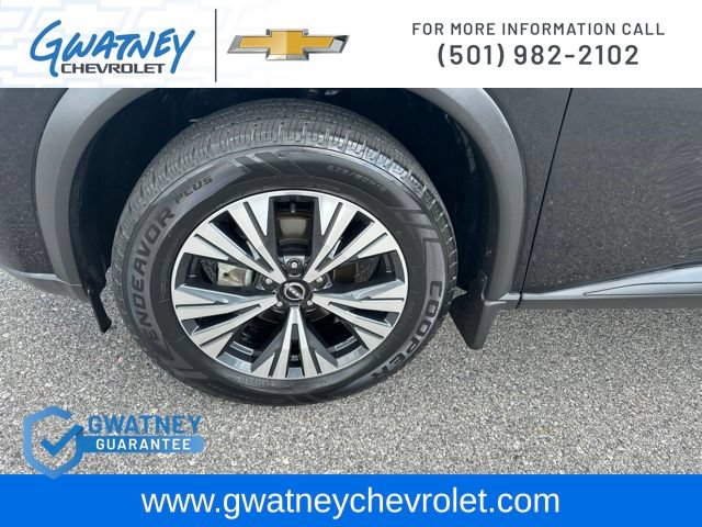 Used 2022 Nissan Rogue SV FWD image 9