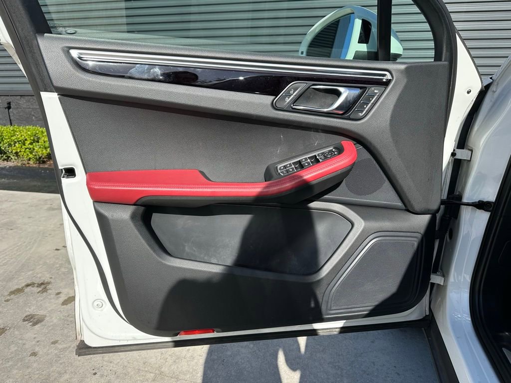 Used 2020 Porsche Macan S image 18