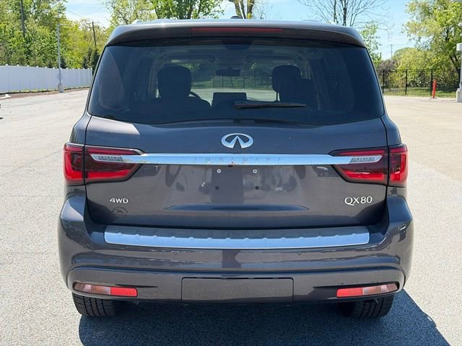 Used 2023 INFINITI QX80 Luxe w/ Cargo Package AWD/4WD image 6