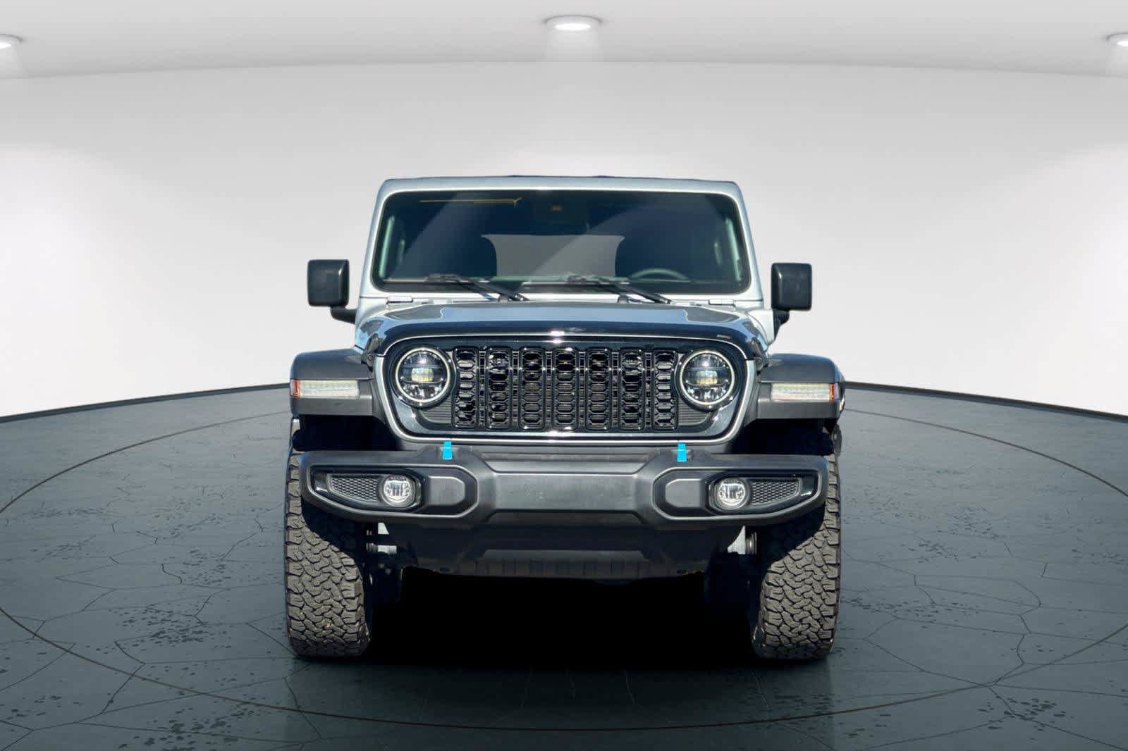 Used 2024 Jeep Wrangler Unlimited AWD/4WD image 10