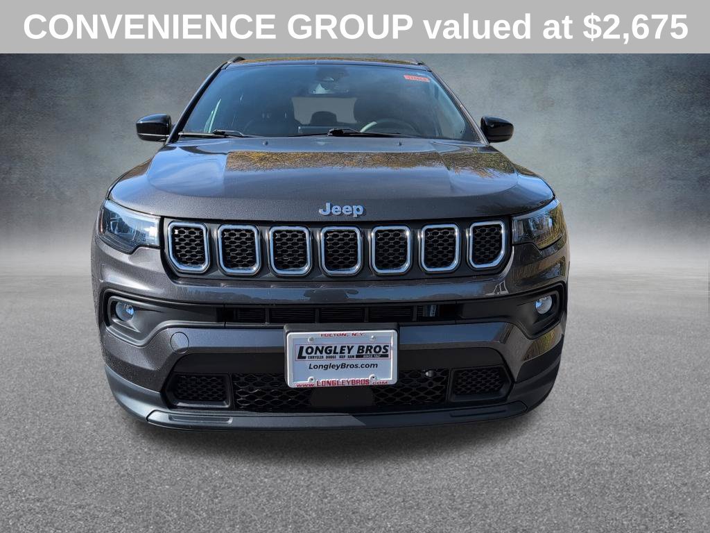 Used 2023 Jeep Compass Latitude w/ Convenience Group AWD/4WD image 2