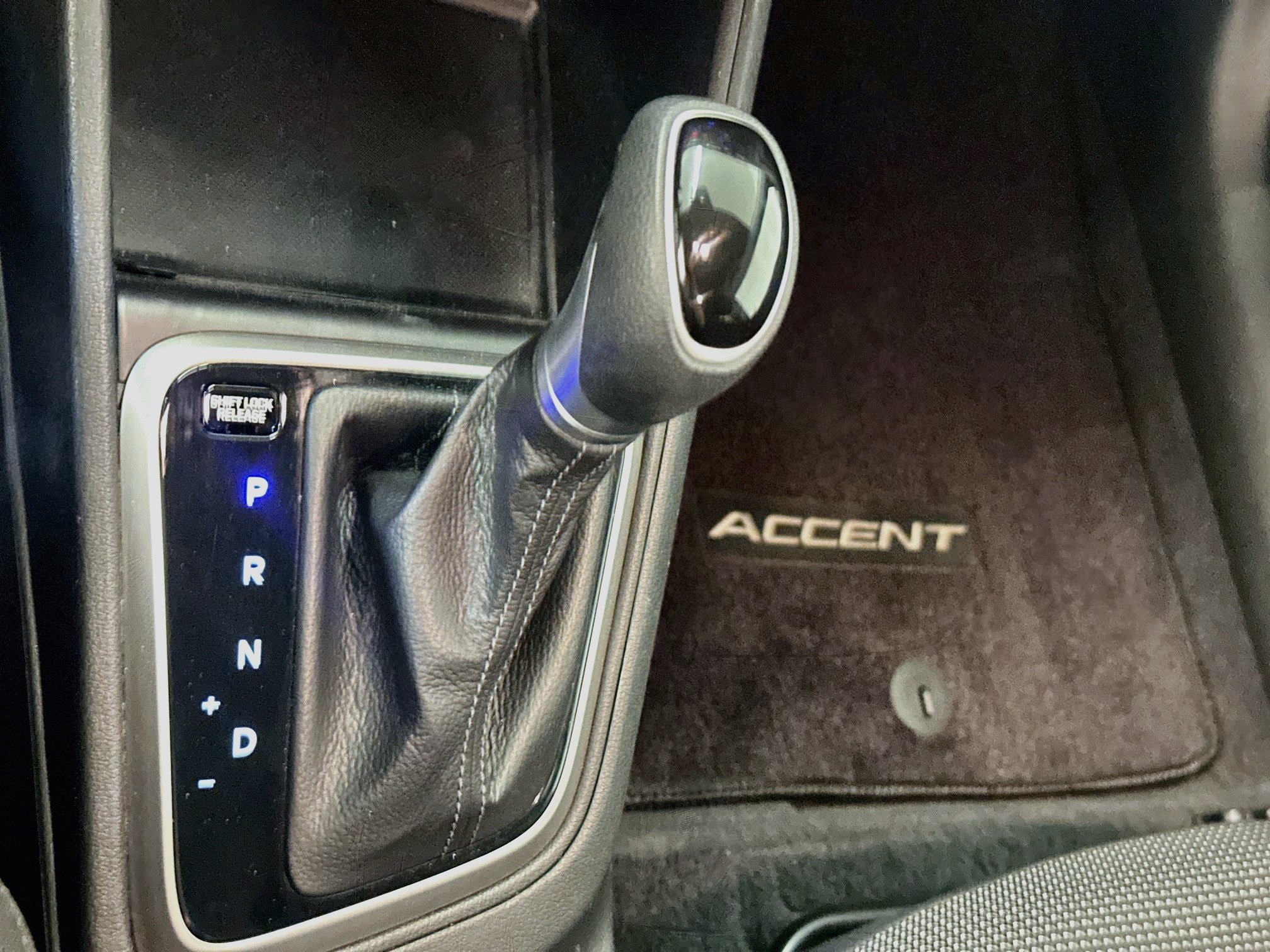 Used 2020 Hyundai Accent SE FWD image 24