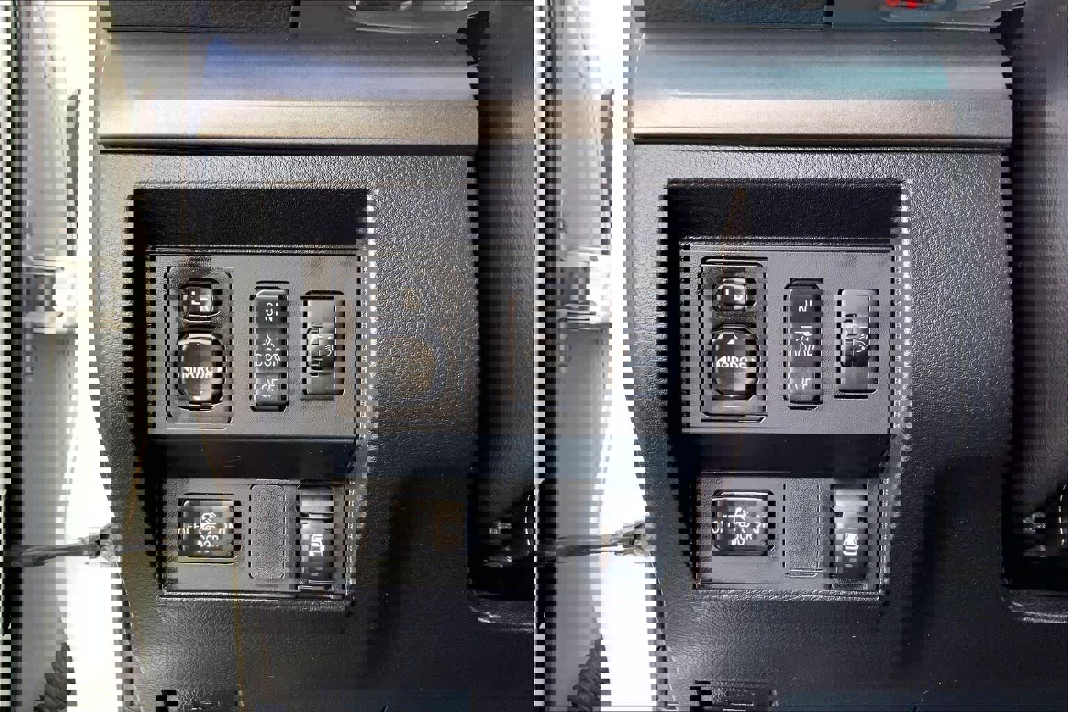 Used 2015 Toyota Tundra SR5 w/ SR5 Upgrade Package image 32