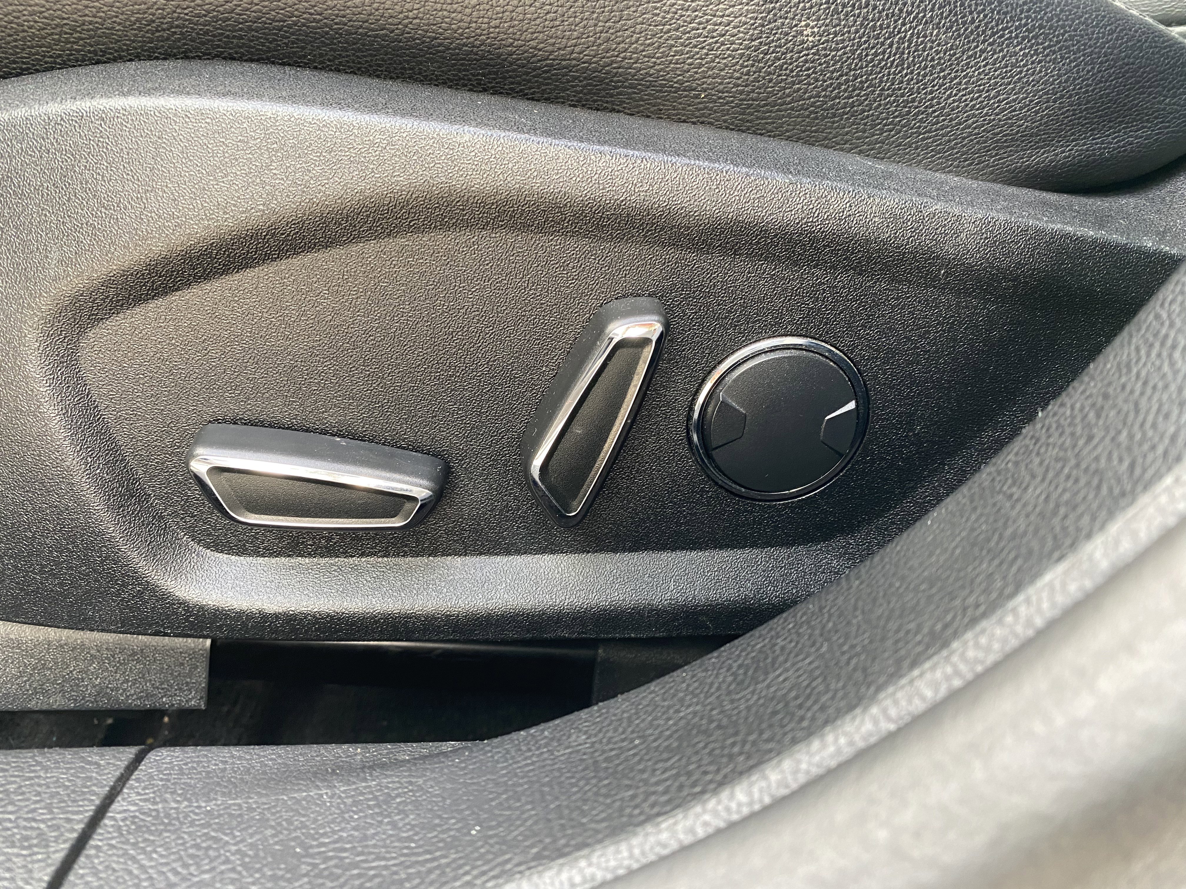 Used 2018 Ford Fusion SE w/ Equipment Group 602A image 18