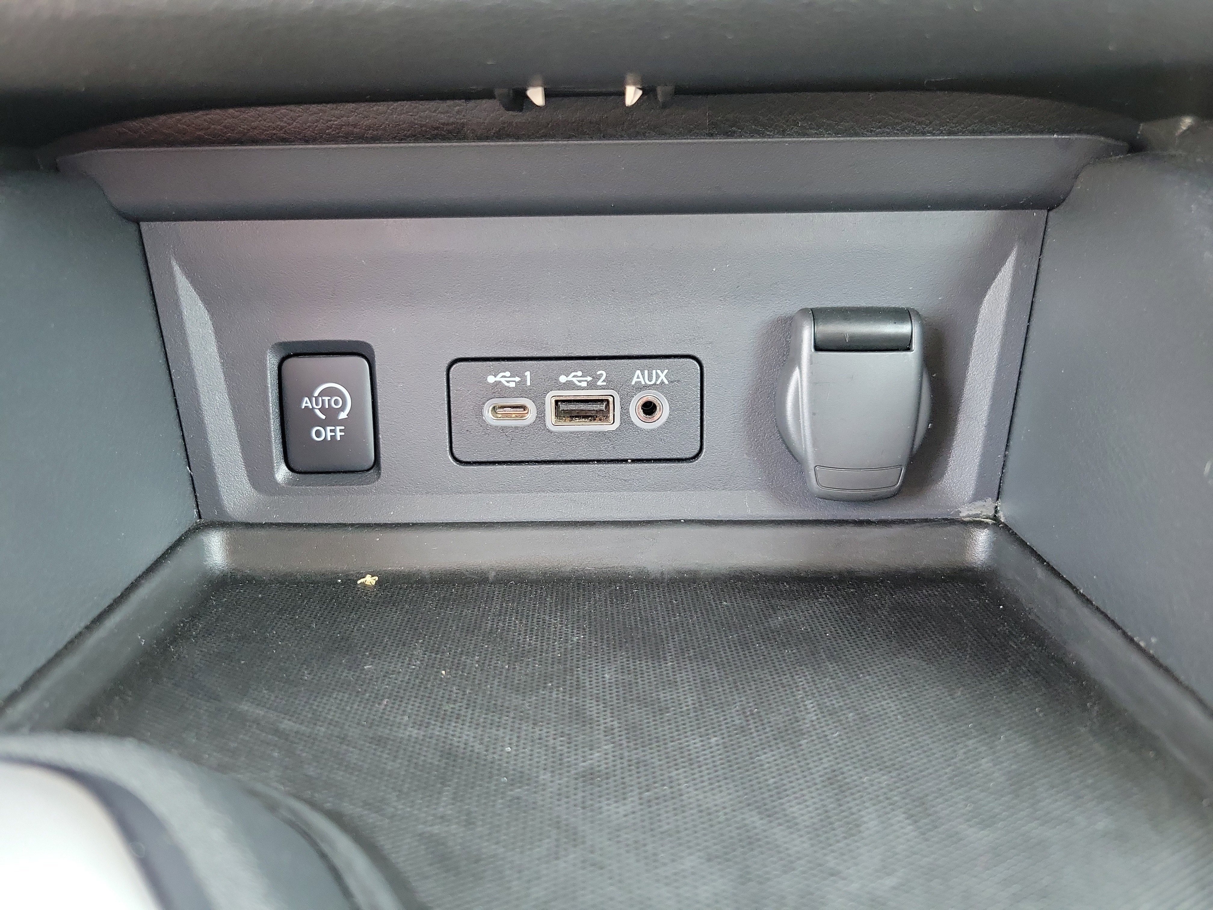 Used 2025 Nissan Sentra SV w/ All-Weather Package FWD image 13