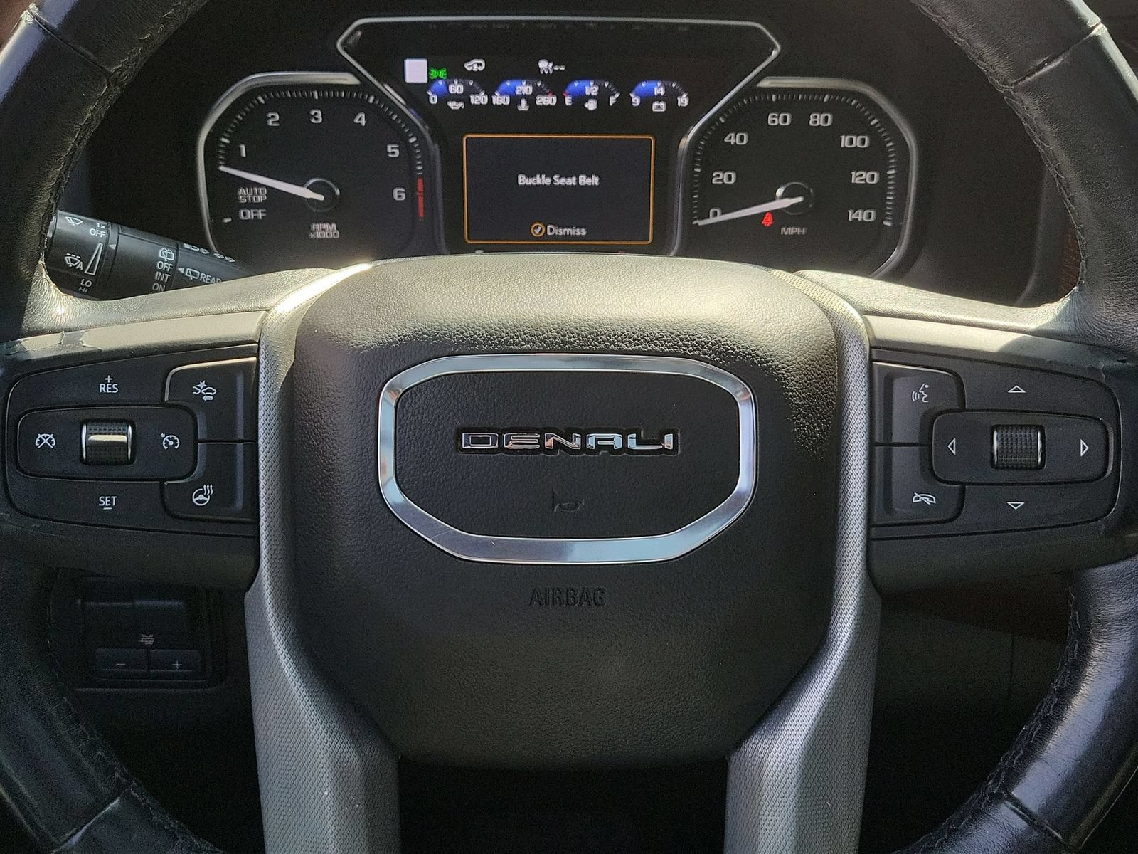Used 2021 GMC Yukon Denali w/ Denali Premium Package RWD image 11