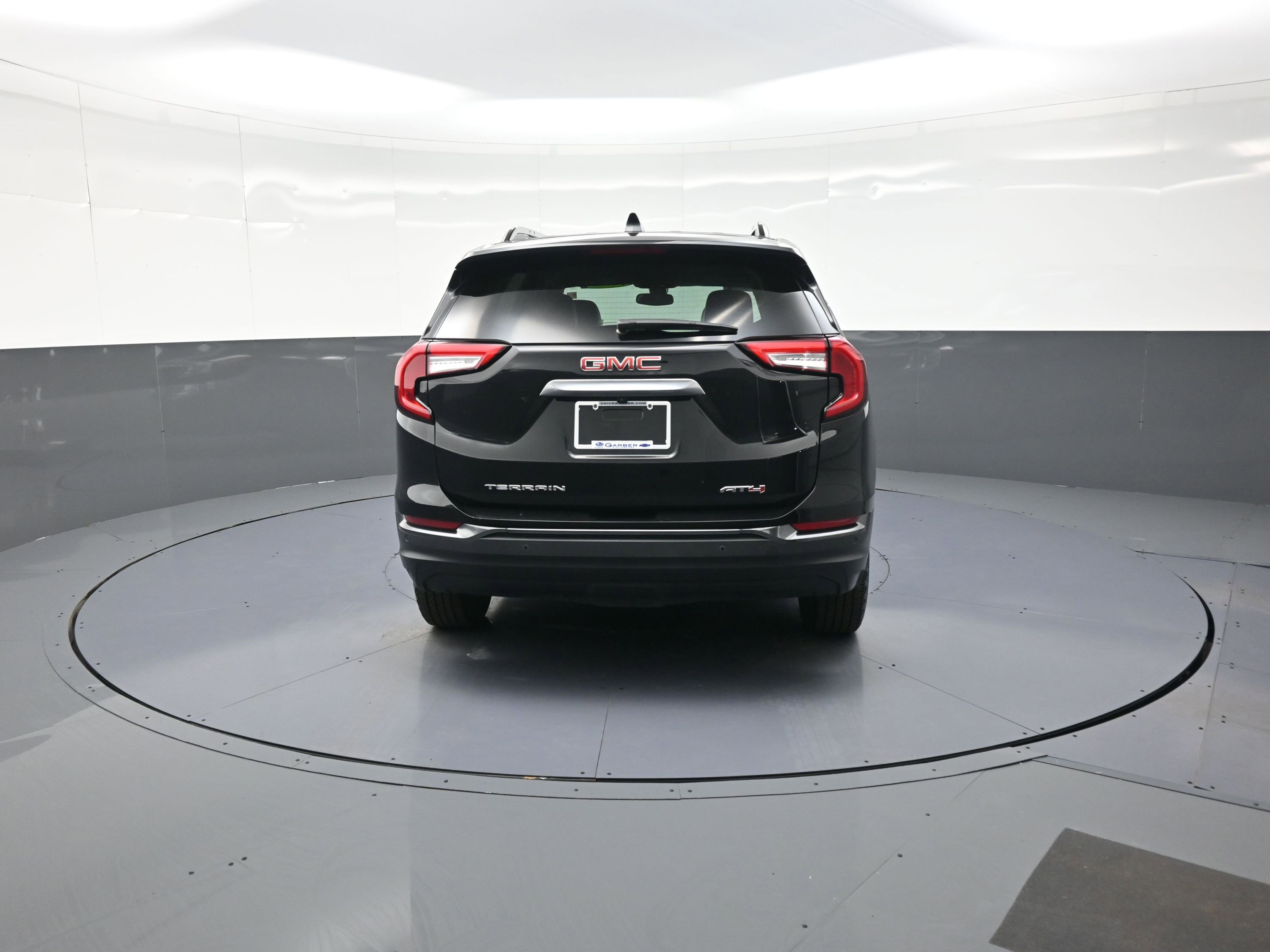 Used 2024 GMC Terrain AT4 image 4