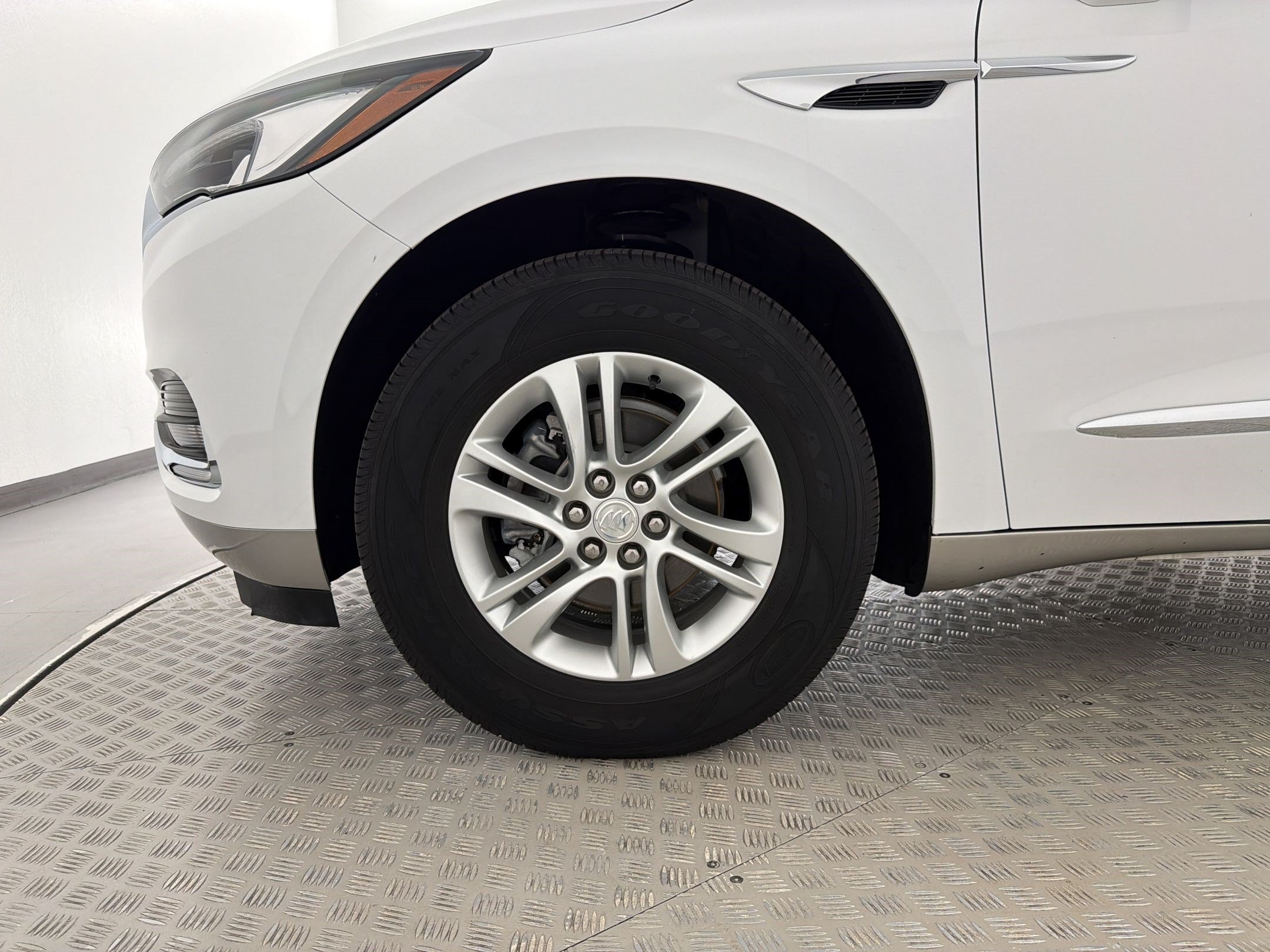 Used 2021 Buick Enclave Essence AWD/4WD image 12