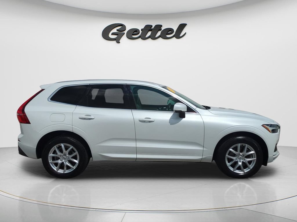 Used 2021 Volvo XC60 T6 Momentum AWD/4WD image 4