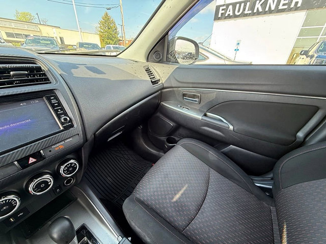 Used 2019 Mitsubishi Outlander Sport LE FWD image 32