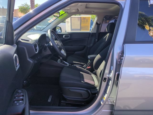 Used 2024 Hyundai Venue SEL FWD image 15