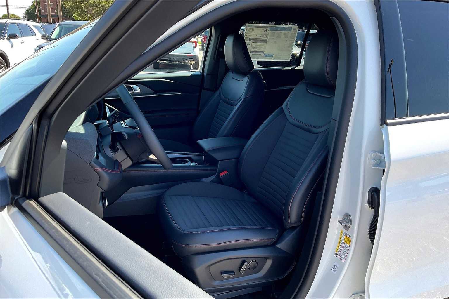 New 2025 Ford Explorer ST-Line w/ Premium Package image 9