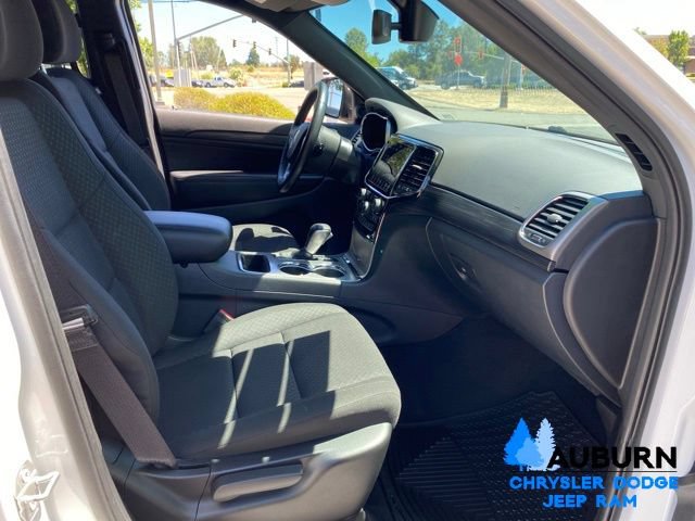 Used 2022 Jeep Grand Cherokee Laredo E AWD/4WD image 17