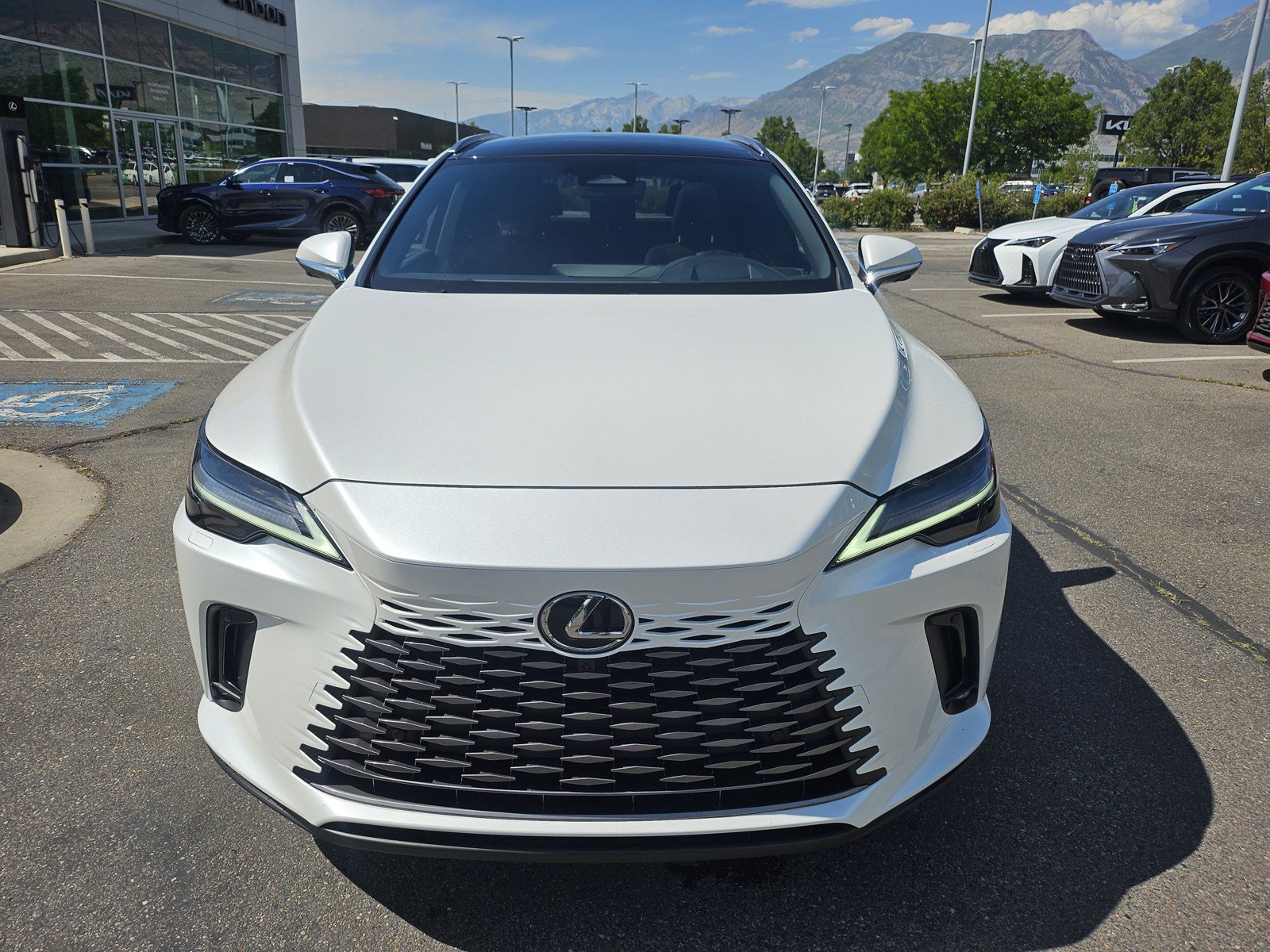 Used 2025 Lexus RX 450h AWD w/ Convenience Package image 2
