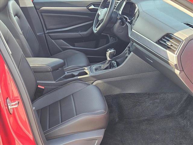 Used 2023 Volkswagen Jetta SE w/ Panoramic Sunroof Package FWD image 20