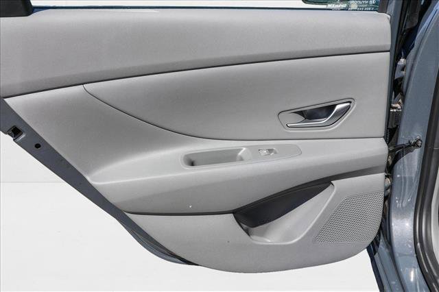 New 2025 Hyundai Elantra SEL image 23