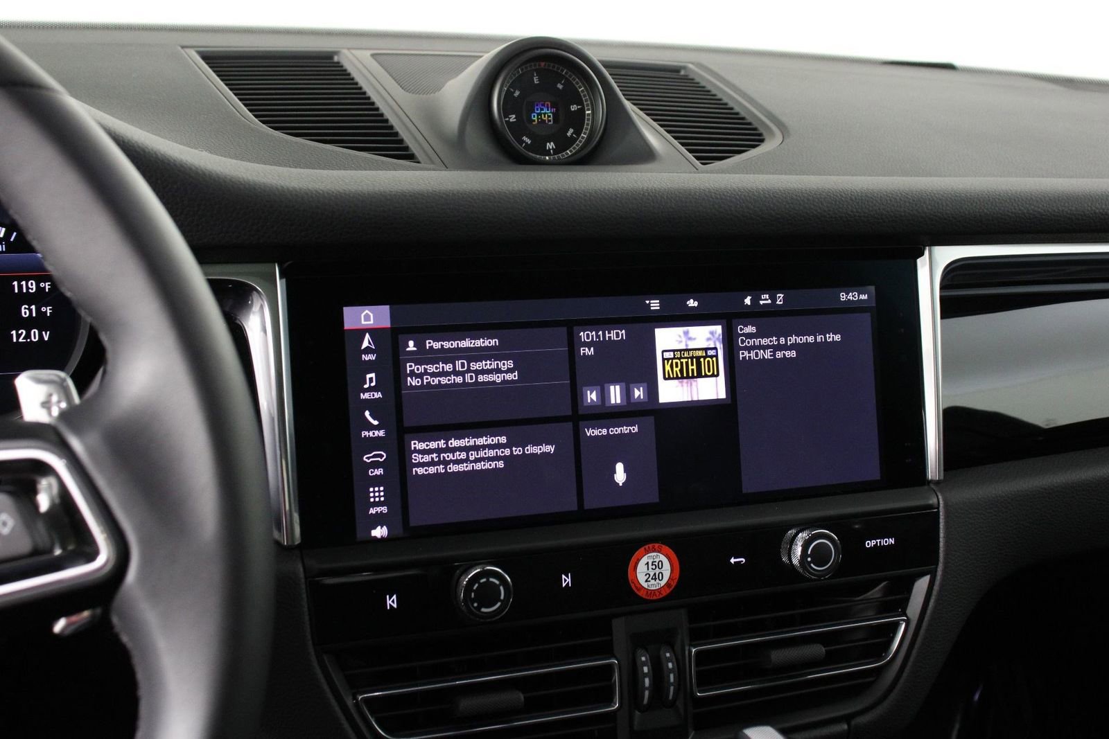 Certified 2025 Porsche Macan image 13