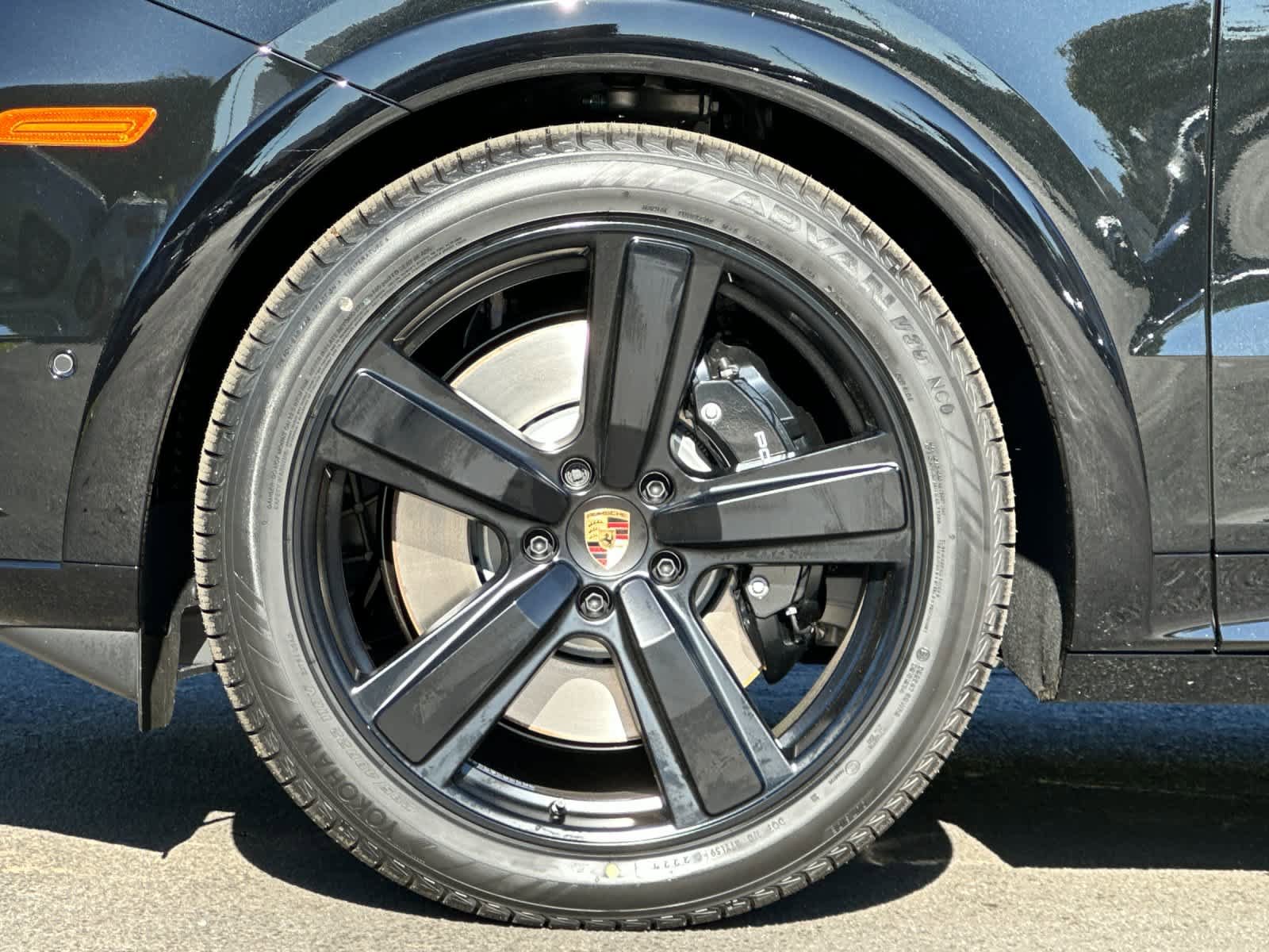 New 2026 Porsche Cayenne GTS AWD/4WD image 32