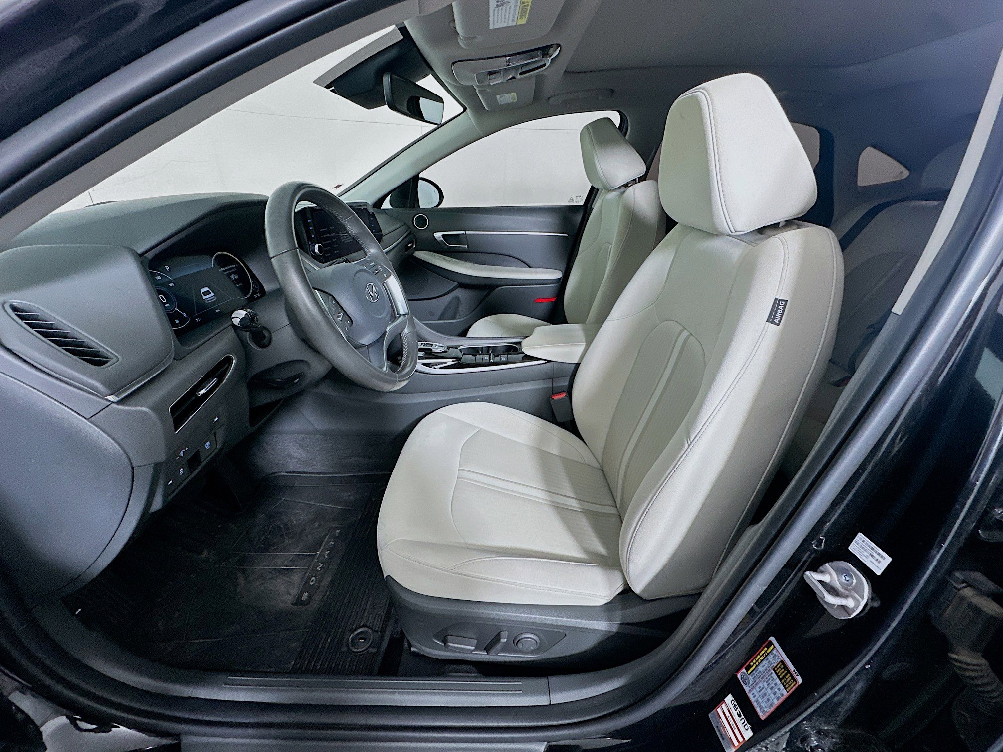 Used 2023 Hyundai Sonata SEL w/ Convenience Package FWD image 13