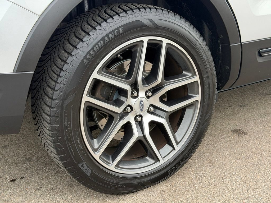 Used 2019 Ford Explorer Sport w/ Equipment Group 401A AWD/4WD image 29