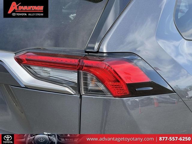 Used 2022 Toyota RAV4 XSE image 12