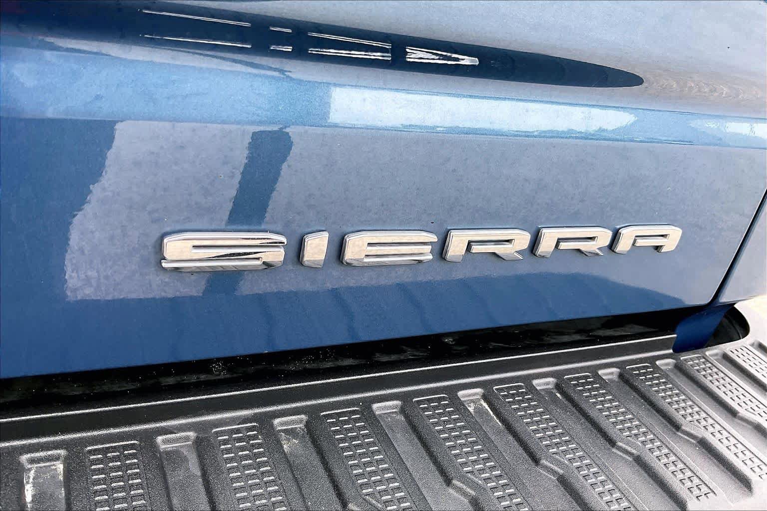 Used 2024 GMC Sierra 1500 Denali w/ Technology Package AWD/4WD image 10