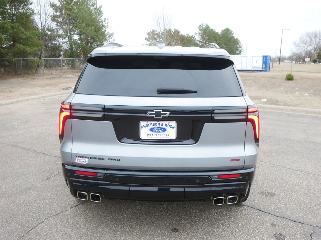 Used 2024 Chevrolet Traverse RS image 6