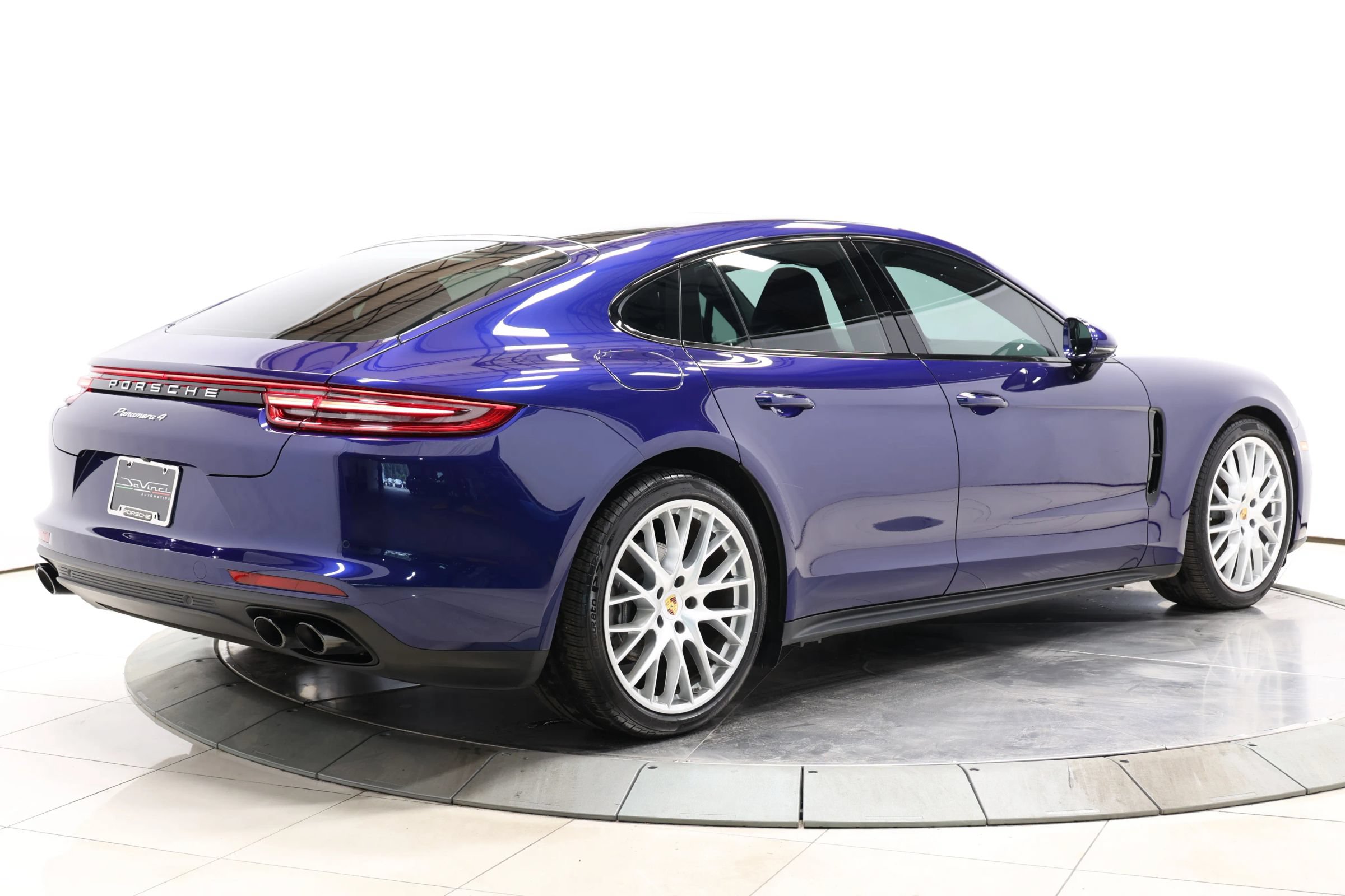 Used 2020 Porsche Panamera AWD/4WD image 4