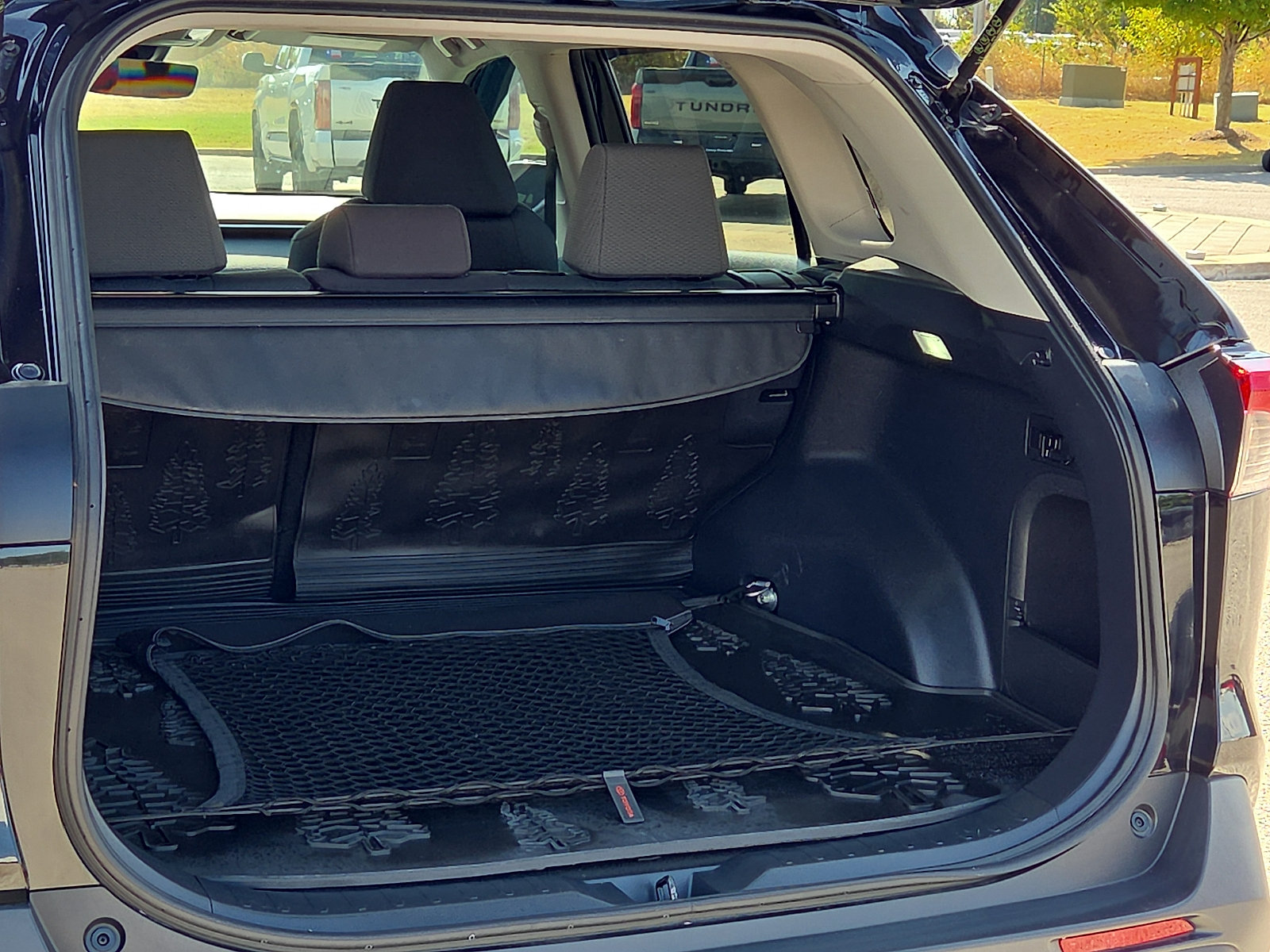 Used 2024 Toyota RAV4 AWD Hybrid image 9