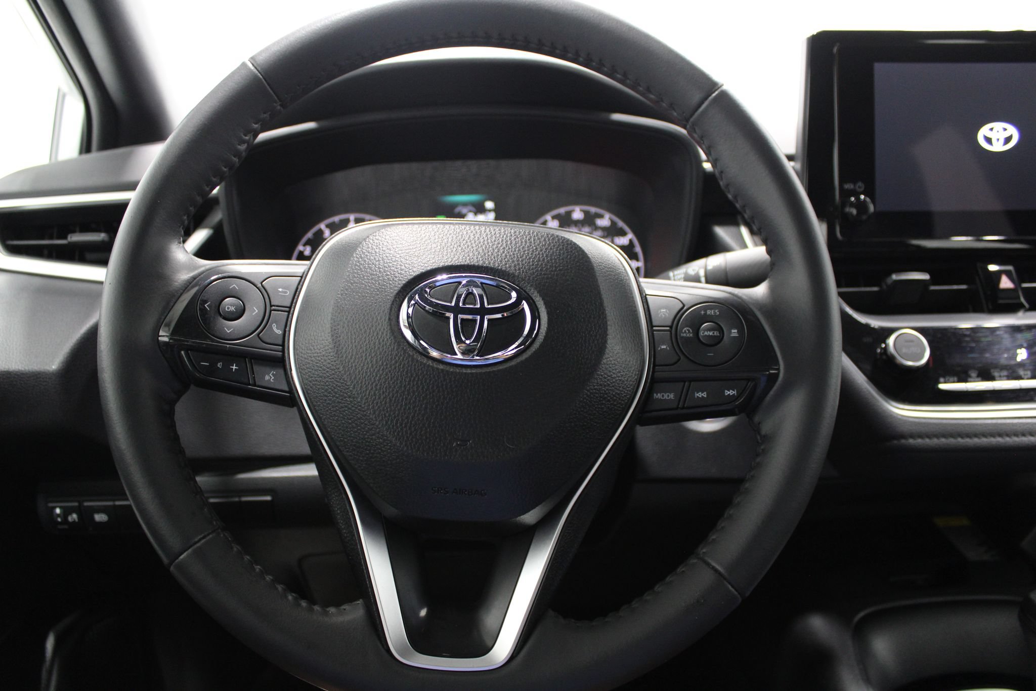 Used 2024 Toyota Corolla SE w/ SE Premium Package FWD image 28