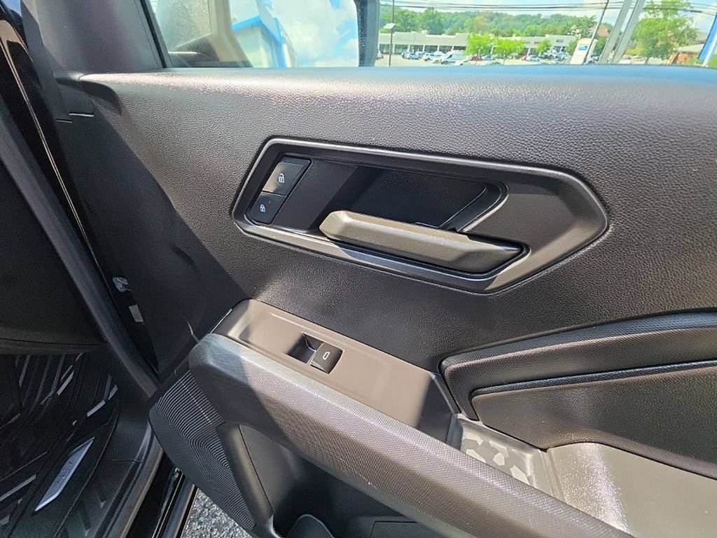 Used 2023 Chevrolet Colorado Trail Boss AWD/4WD image 31