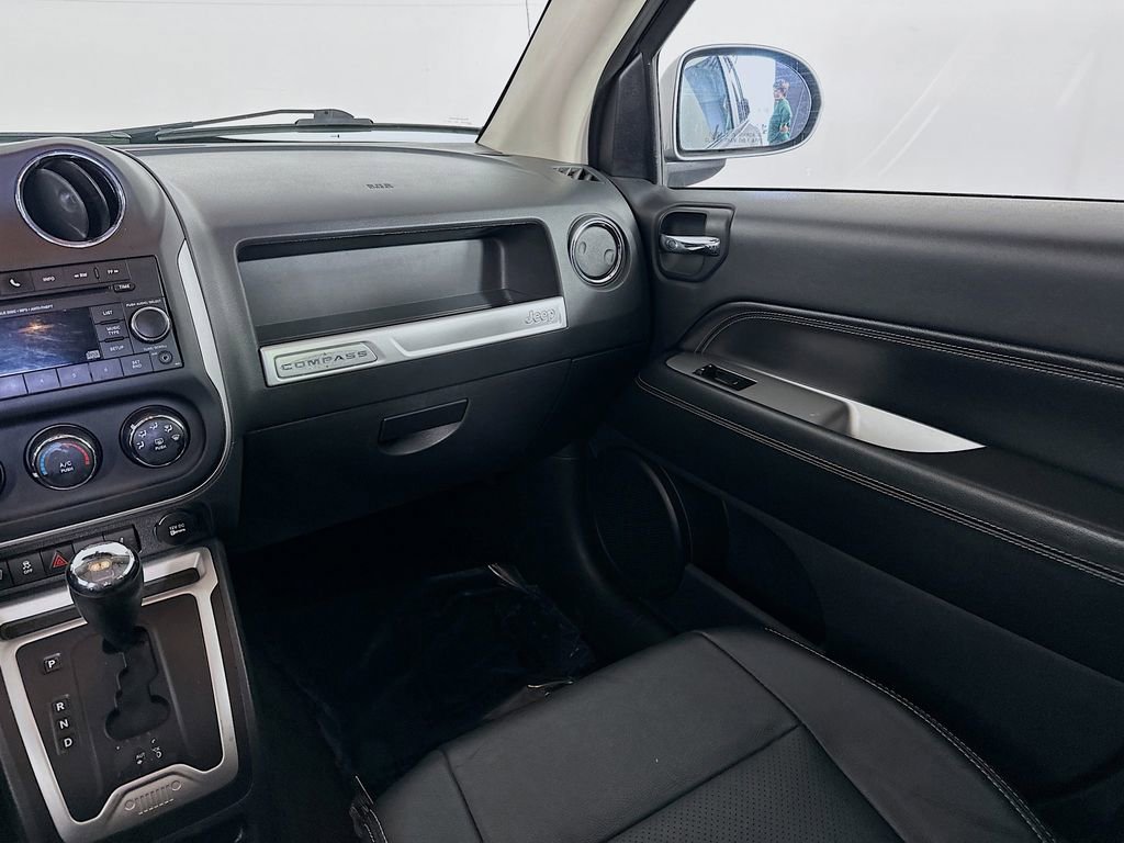 Used 2014 Jeep Compass Latitude FWD image 27