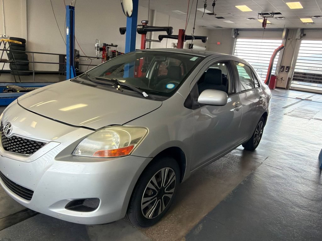 Used 2010 Toyota Yaris Sedan FWD image 3
