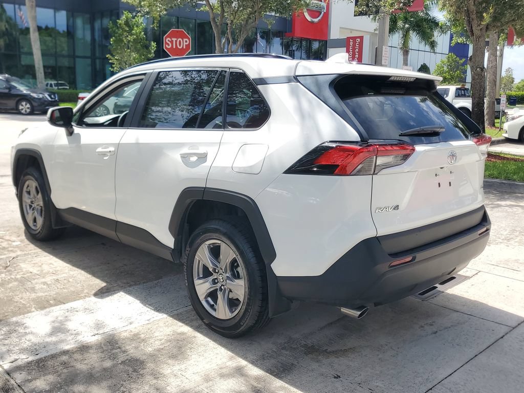 Used 2025 Toyota RAV4 XLE FWD image 4