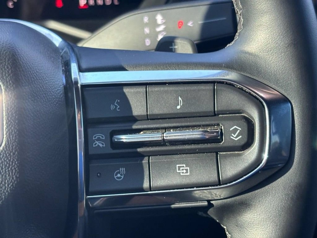 Used 2025 GMC Acadia Elevation w/ Elevation Premium Package FWD image 19